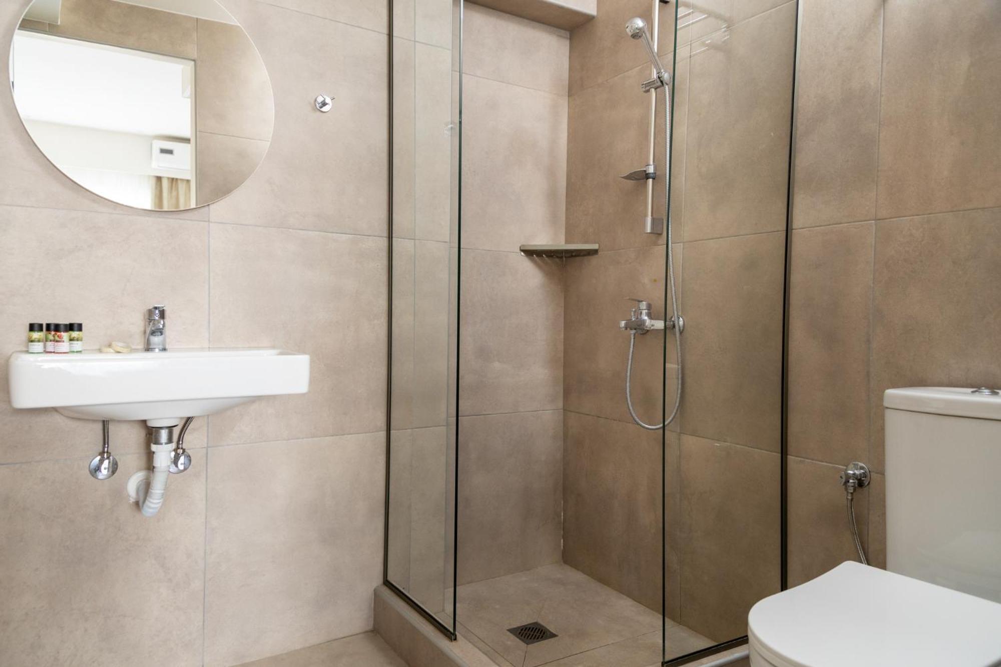 Mystery Suites And Apartments Neoi Poroi Extérieur photo