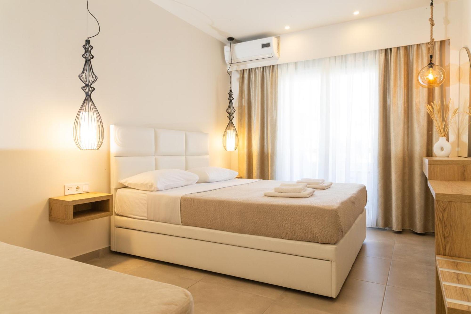 Mystery Suites And Apartments Neoi Poroi Extérieur photo