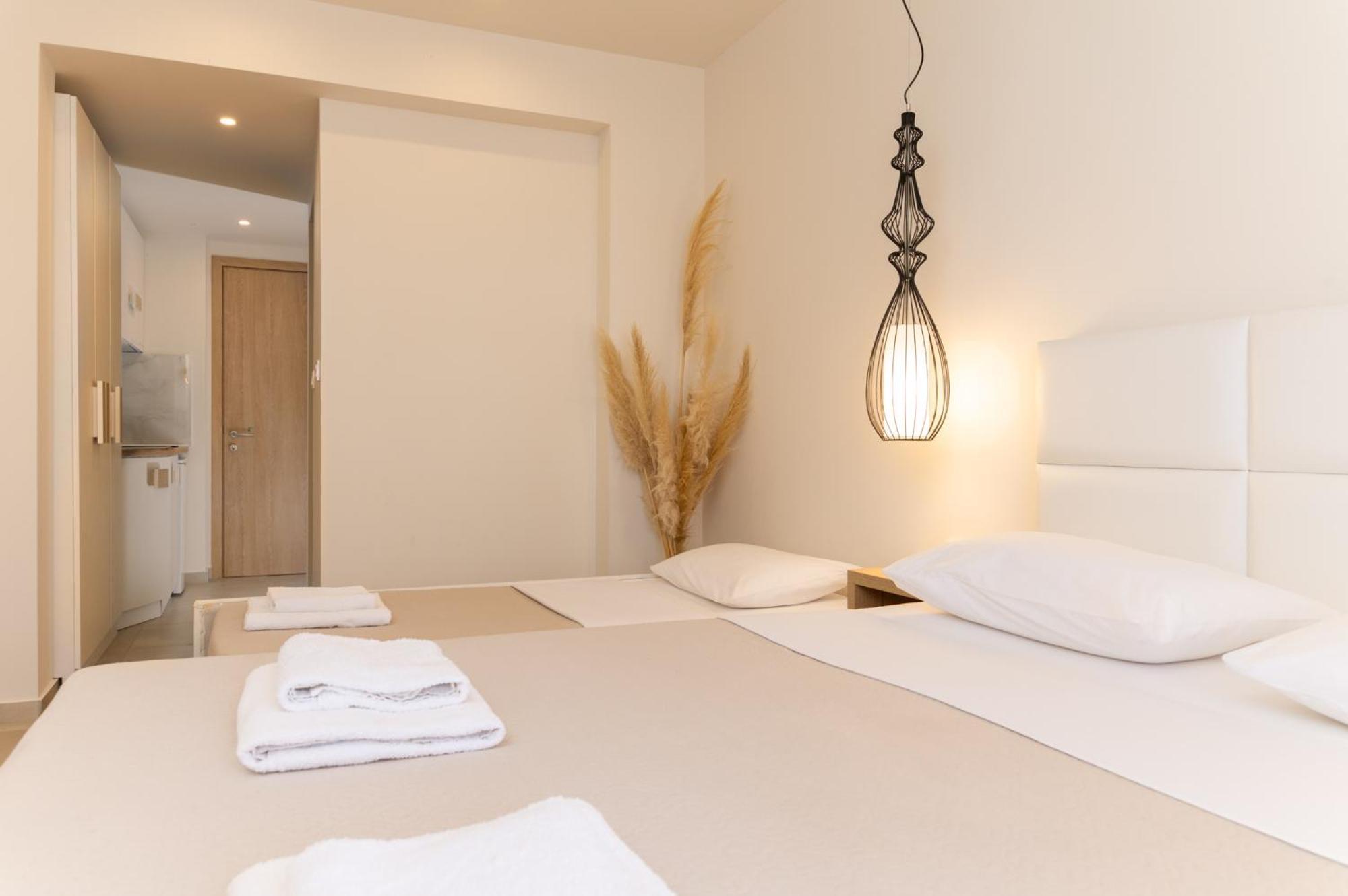 Mystery Suites And Apartments Neoi Poroi Extérieur photo