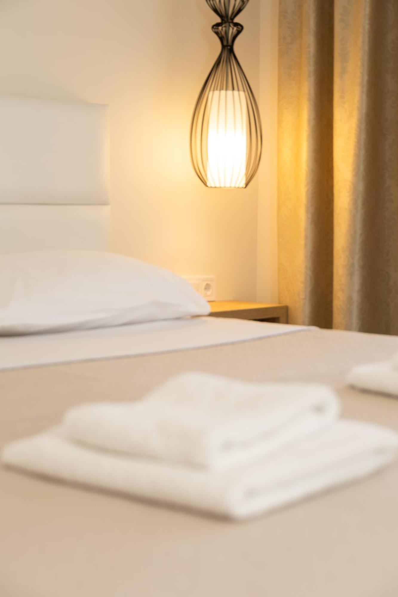 Mystery Suites And Apartments Neoi Poroi Extérieur photo