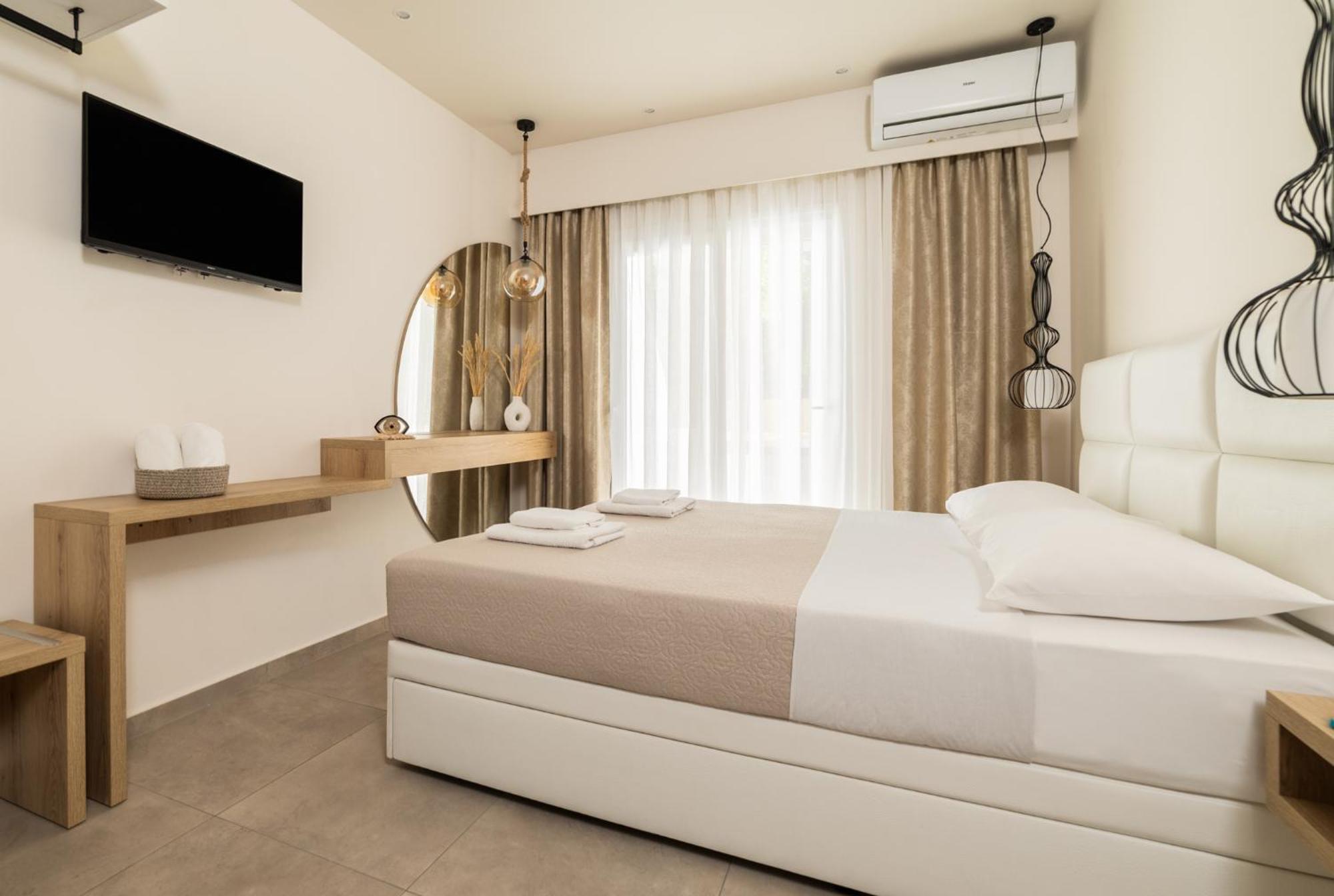 Mystery Suites And Apartments Neoi Poroi Extérieur photo