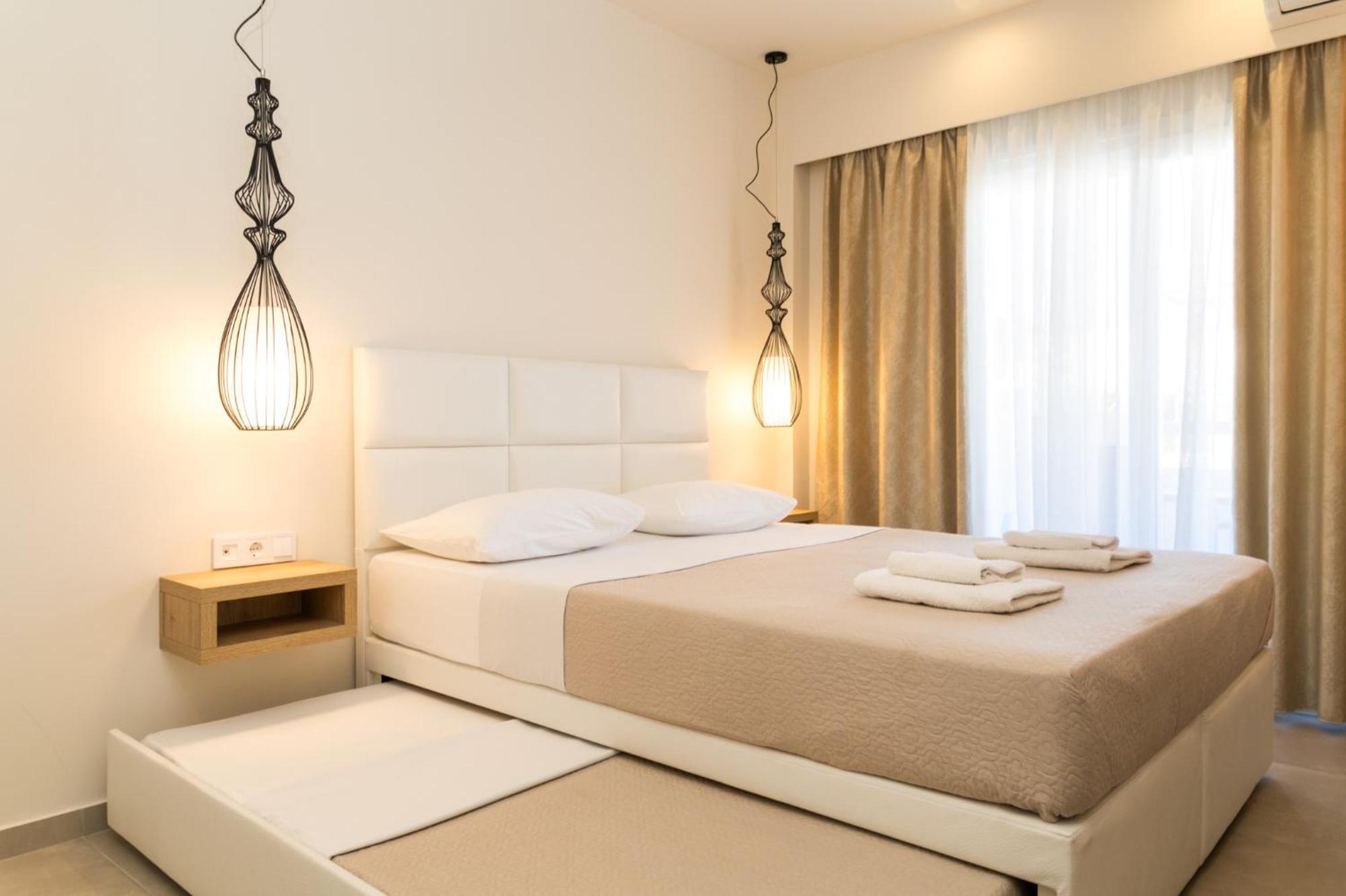Mystery Suites And Apartments Neoi Poroi Extérieur photo